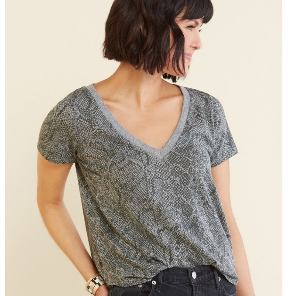 Chaser Snake V Neck Tee